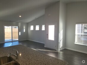 Building Photo - 3 bedroom/2 bath duplex in Heather Glenn