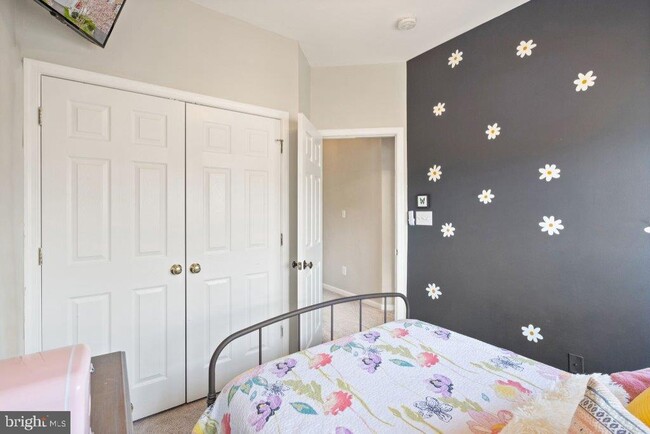 Building Photo - 10136 Pale Rose Loop