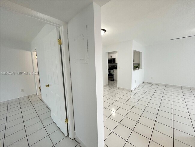 Building Photo - 15332 SW 72nd St