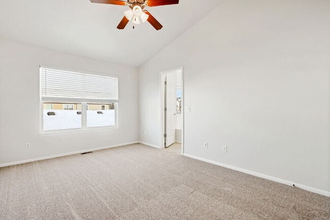 Building Photo - Updated Townhome with Pikes Peak Views | Free January Rent + $500 Off February