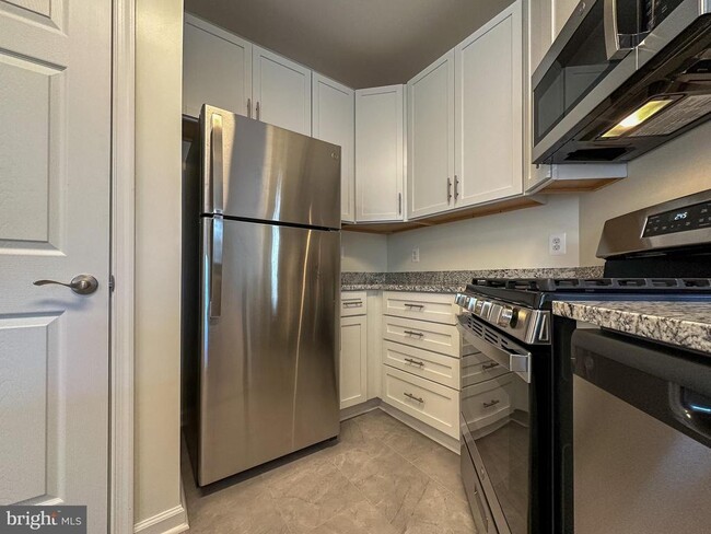 Building Photo - 4210 Mozart Brigade Ln