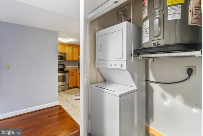 Building Photo - 1150 K St NW