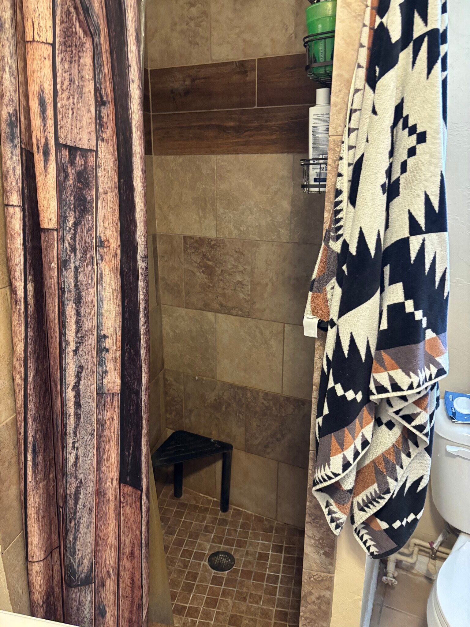 Tile shower. - 5202 E McElroy Rd
