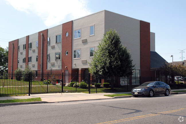 Primary Photo - Inglis Apartments at Elmwood