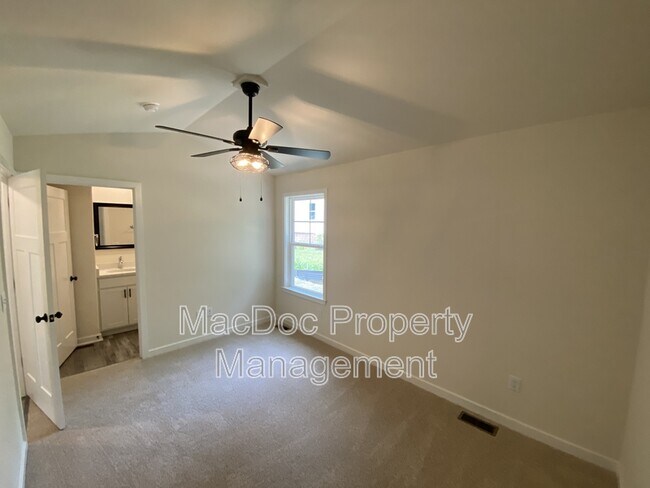 Building Photo - 12171 Tennis Ln