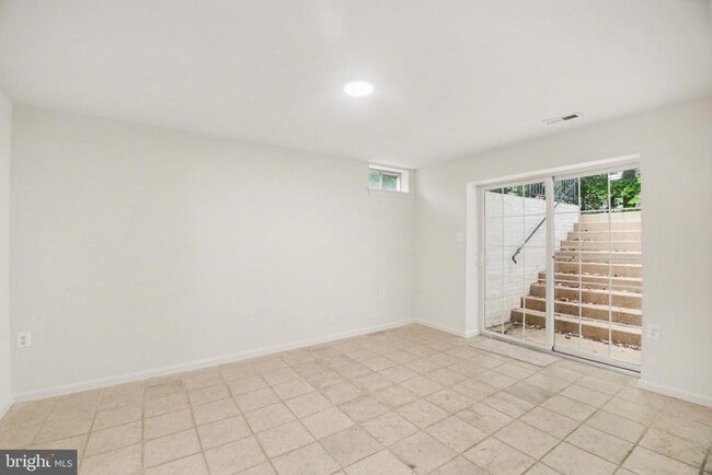 Building Photo - 9308 Paul Dr