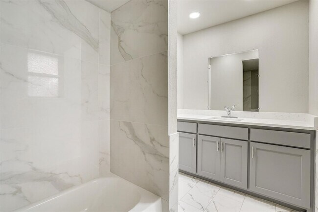 Building Photo - 3805 W Rochelle Rd