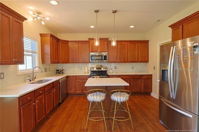 Building Photo - 1641 Mount Rainer Dr