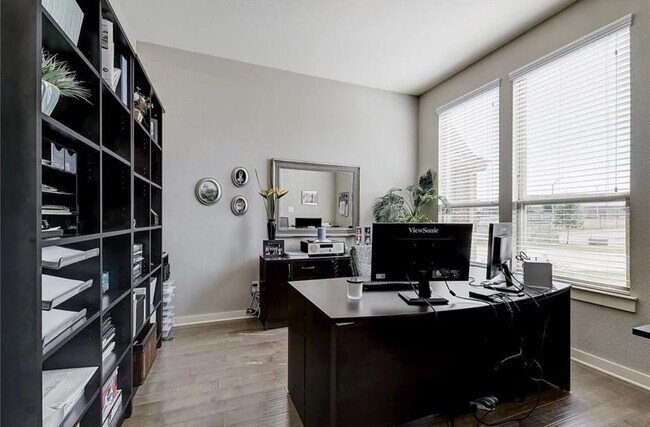 Building Photo - 104 Garner Park Cove