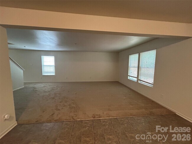 Building Photo - 3015 Meadow Knoll Dr