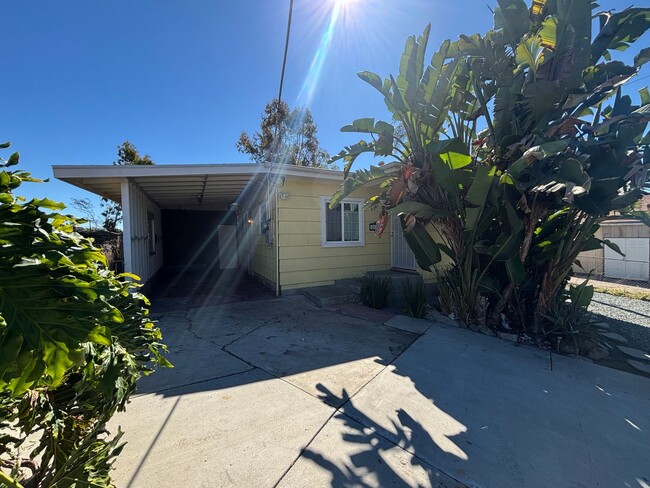 Building Photo - 2 bedrooms 1 bath home in San Diego