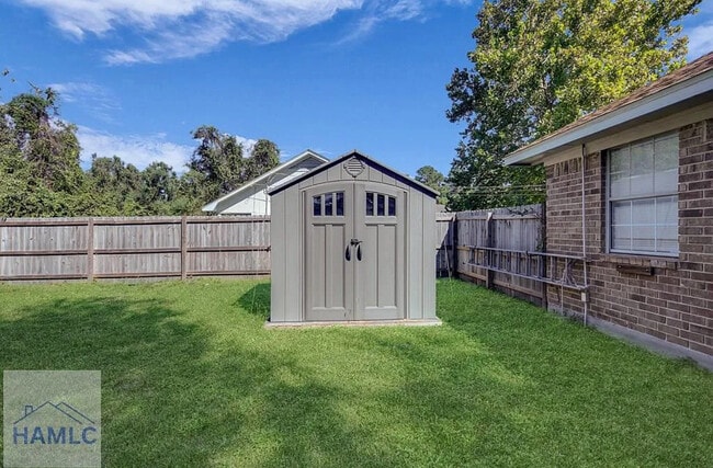 Building Photo - 664 Windhaven Dr