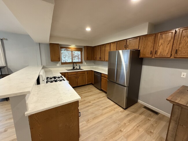 Building Photo - 3204 Apple St