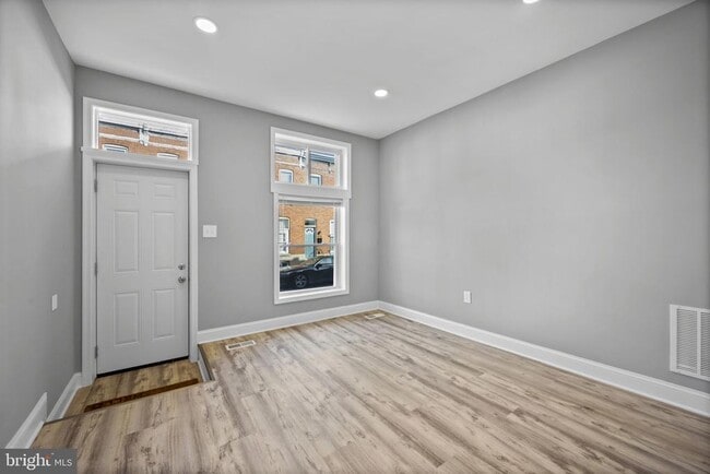 Building Photo - 818 N Rose St