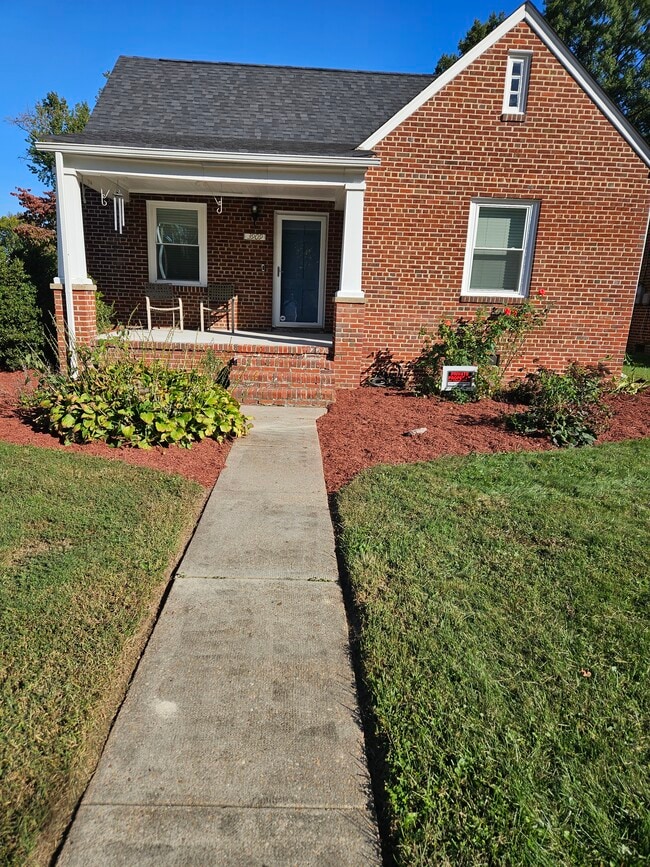 Building Photo - 3909 Patrick Ave