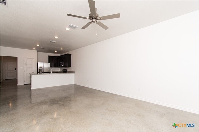 Building Photo - 3905 Hackberry Dr