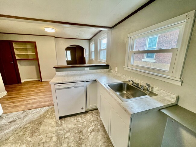 Building Photo - 2 Bed 2 Bath- Beaver Falls PA