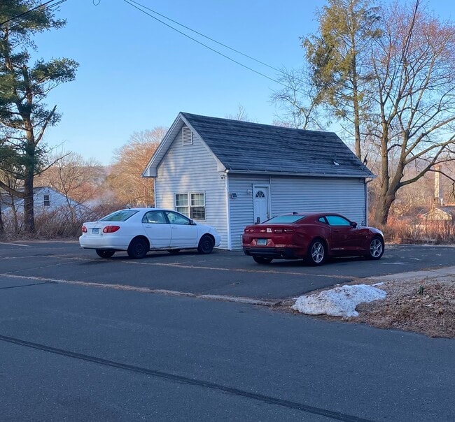 Building Photo - 7 Warren St