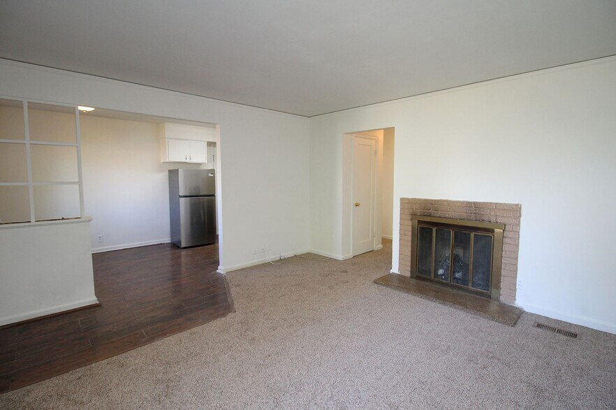 Building Photo - 6200 NE Shaver St