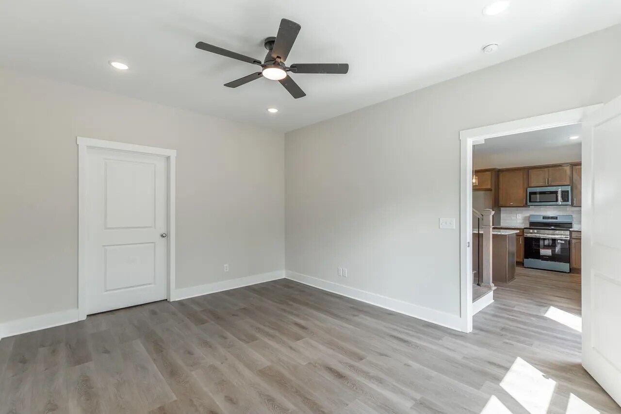 Building Photo - 4696 Heiskell Dr