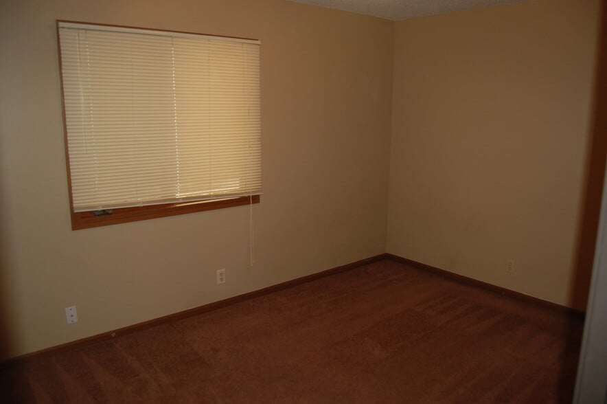 2nd Bedroom - 4945 Walker Ave