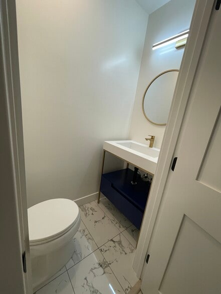 Powder room/Guest Bathroom - 1049 Davis Ave