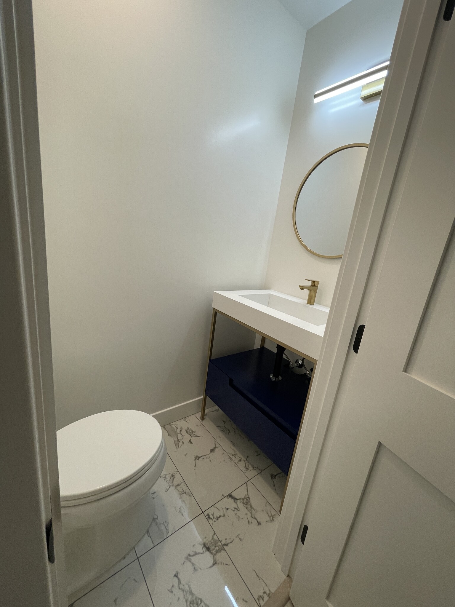 Powder room/Guest Bathroom - 1049 Davis Ave
