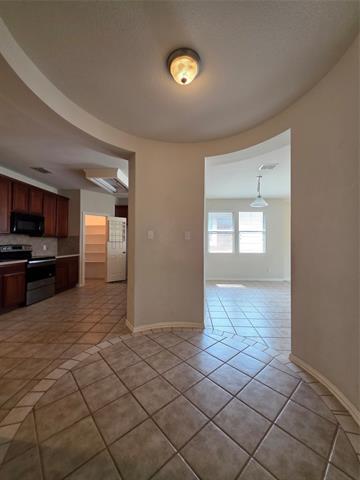 Building Photo - 6000 Mariposa Dr