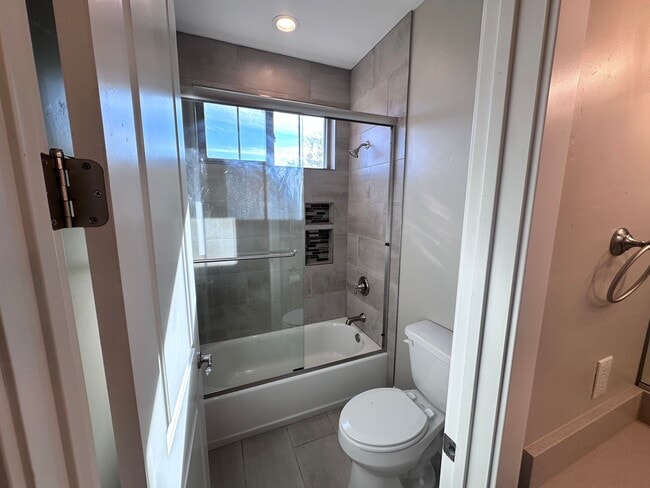 Building Photo - 1350 River Boat Dr