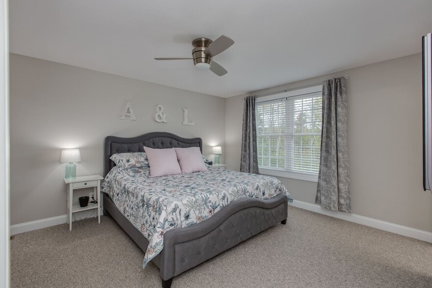 Building Photo - 301 Glen Forest Dr