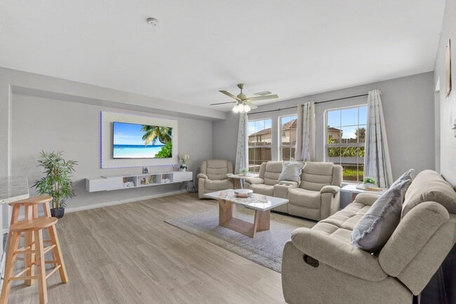 Building Photo - 1022 Americana Dr