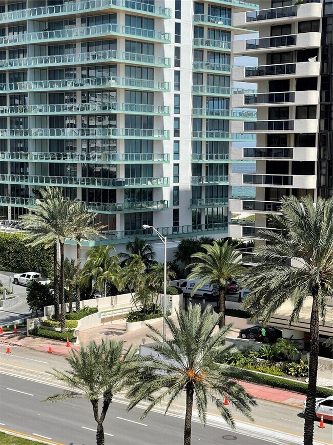 Building Photo - 5700 Collins Ave