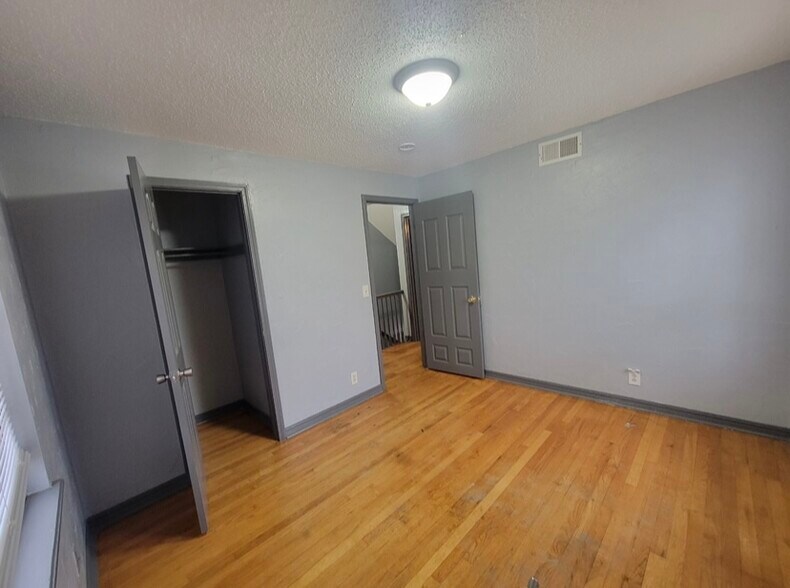Building Photo - 817 NE 81st St