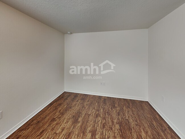 Building Photo - 823 Chatham Walk Dr