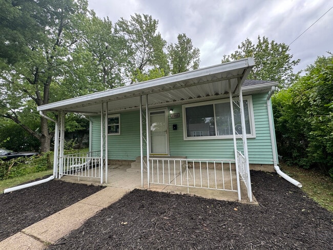 Building Photo - 1140 Osage Ave