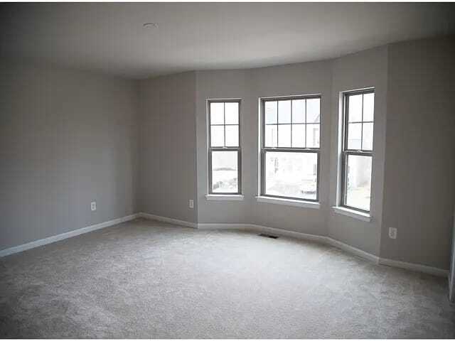 Building Photo - 17905 Woods View Dr