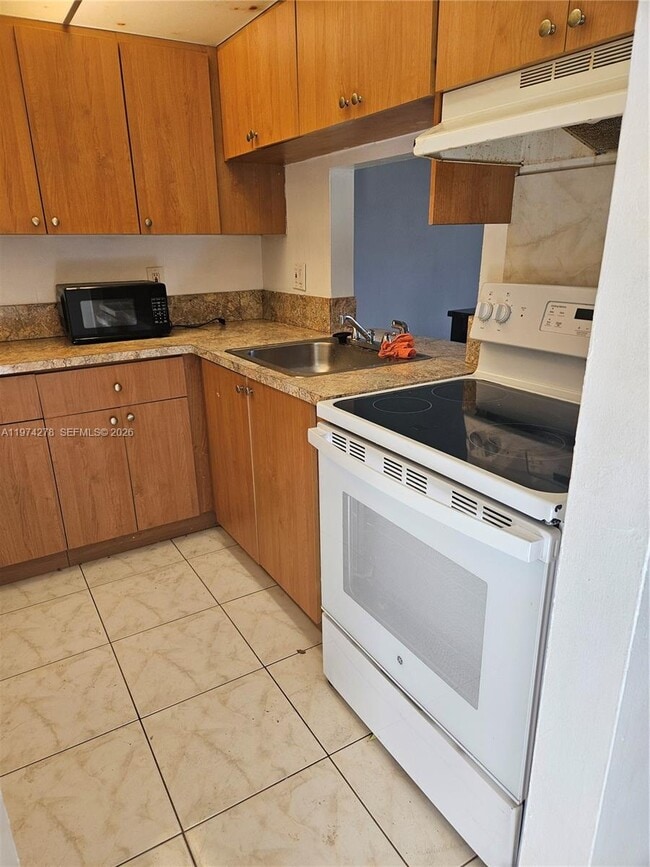 Building Photo - 2800 NW 56th Ave