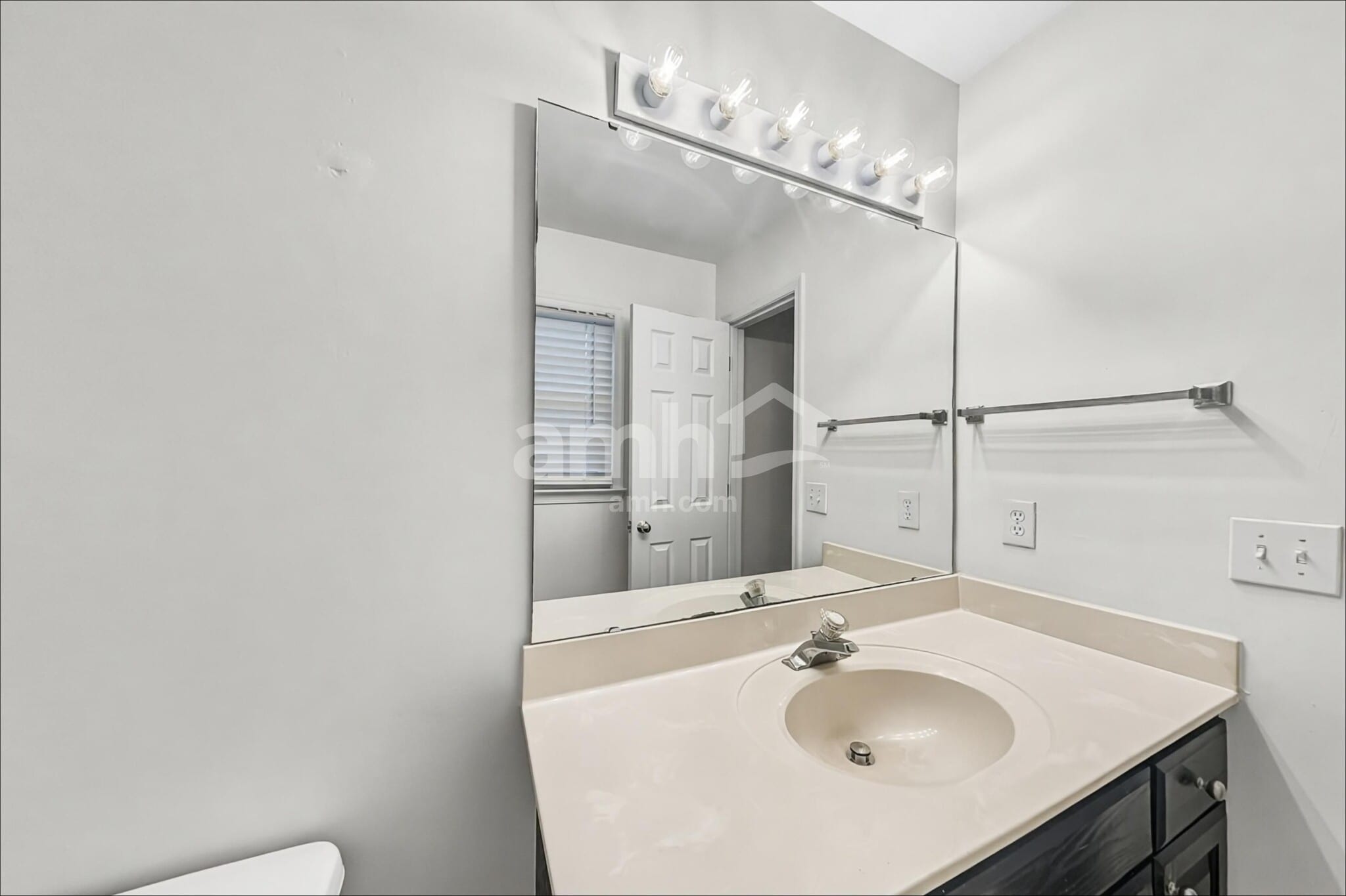 Building Photo - 4601 Heritage Woods Dr