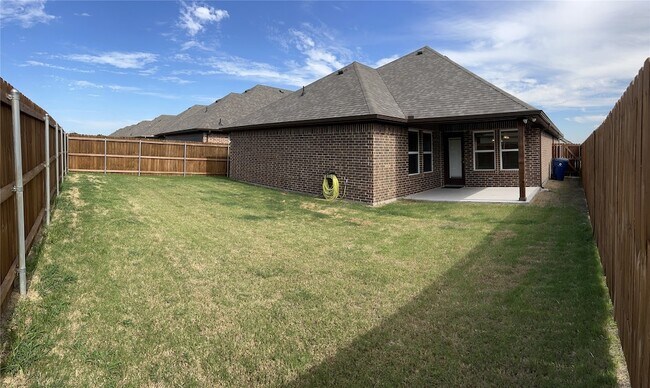 Building Photo - 1004 Hardaway Ln