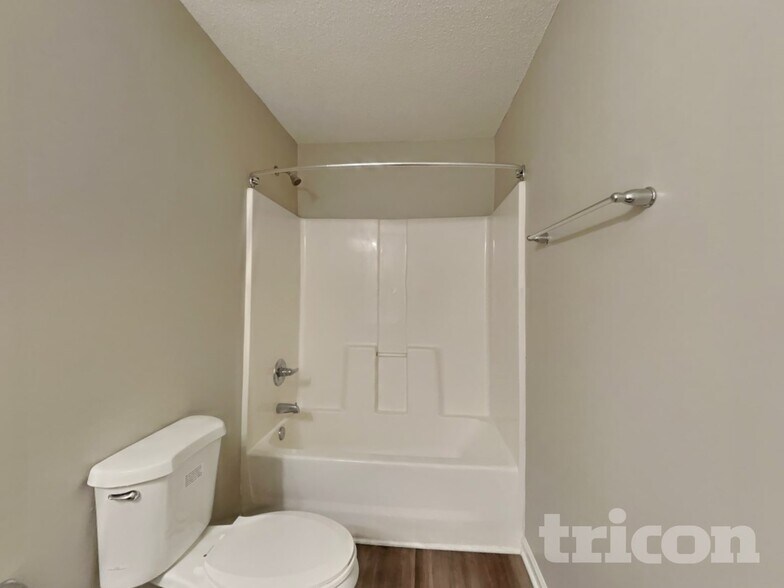 Building Photo - 1709 Fern Hill Dr