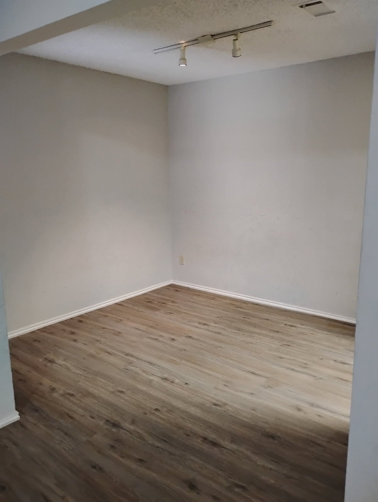 Dining Room - 1202 Thorpe Ln