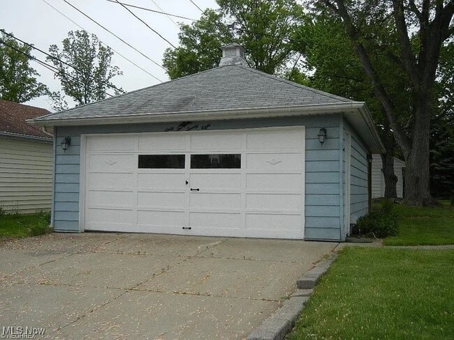 Building Photo - 6228 Archwood Rd