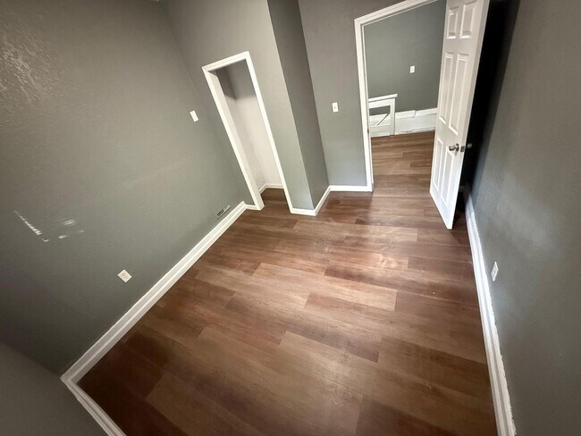 Building Photo - 4 bedroom 1 bathroom spacious property. Beautiful home section 8 ready. If you would like to view...
