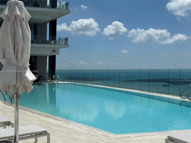 Building Photo - 300 Biscayne Blvd Way