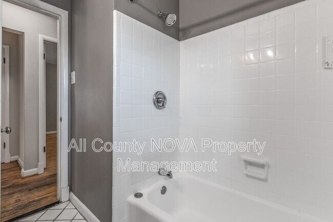 Building Photo - 4141 21st Rd N
