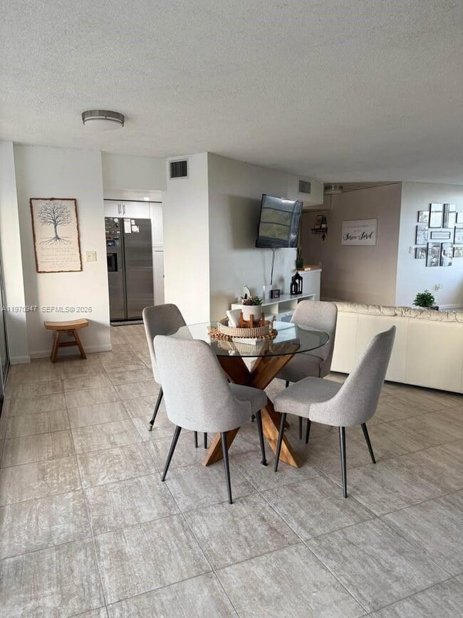 Building Photo - 6911 Environ Blvd