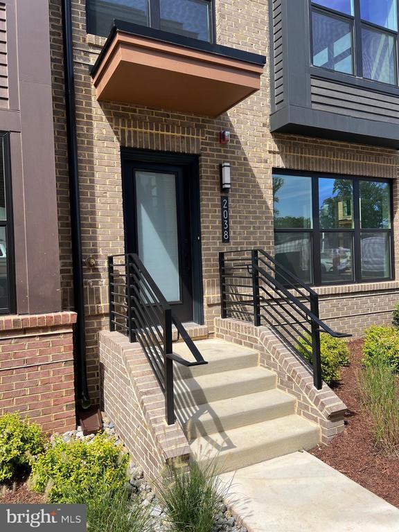 Building Photo - 2038 Tysons Ridgeline Rd