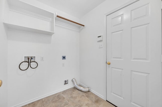Building Photo - 12210 Woody Hollow Dr