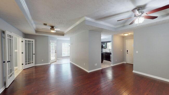 Building Photo - Lovely 3/2 in the Heart of Millbrook