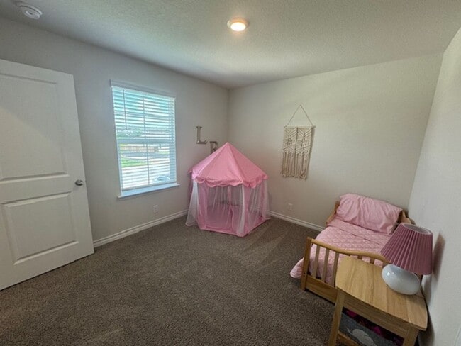 Building Photo - Spacious and Stylish, with over 2,500 sq ft Two-Story Home